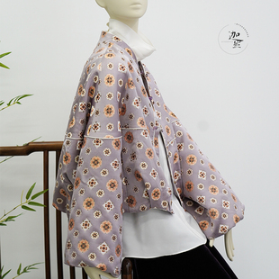 100%桑蚕丝三马宋锦紫色地小团花立体伞状泡泡袖新中式春秋外套新