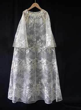 【暗香盈袖】桑蚕丝绣花宽松七分插肩喇叭袖白色折枝梅绣花连衣裙