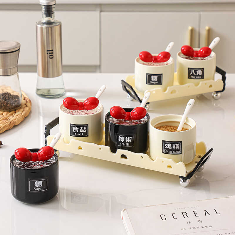 高档调料罐陶瓷调味罐套装盐罐辣椒罐带盖家用辣椒油罐厨房调料盒