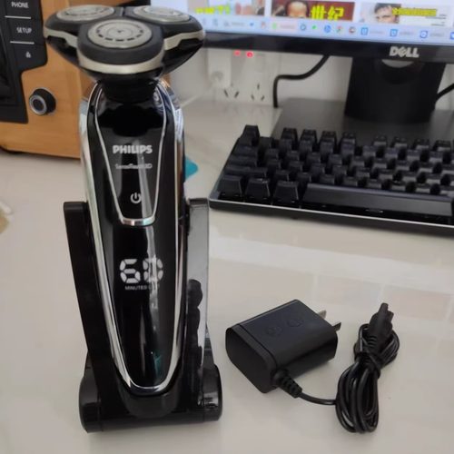 飞利浦电动水洗剃须刀