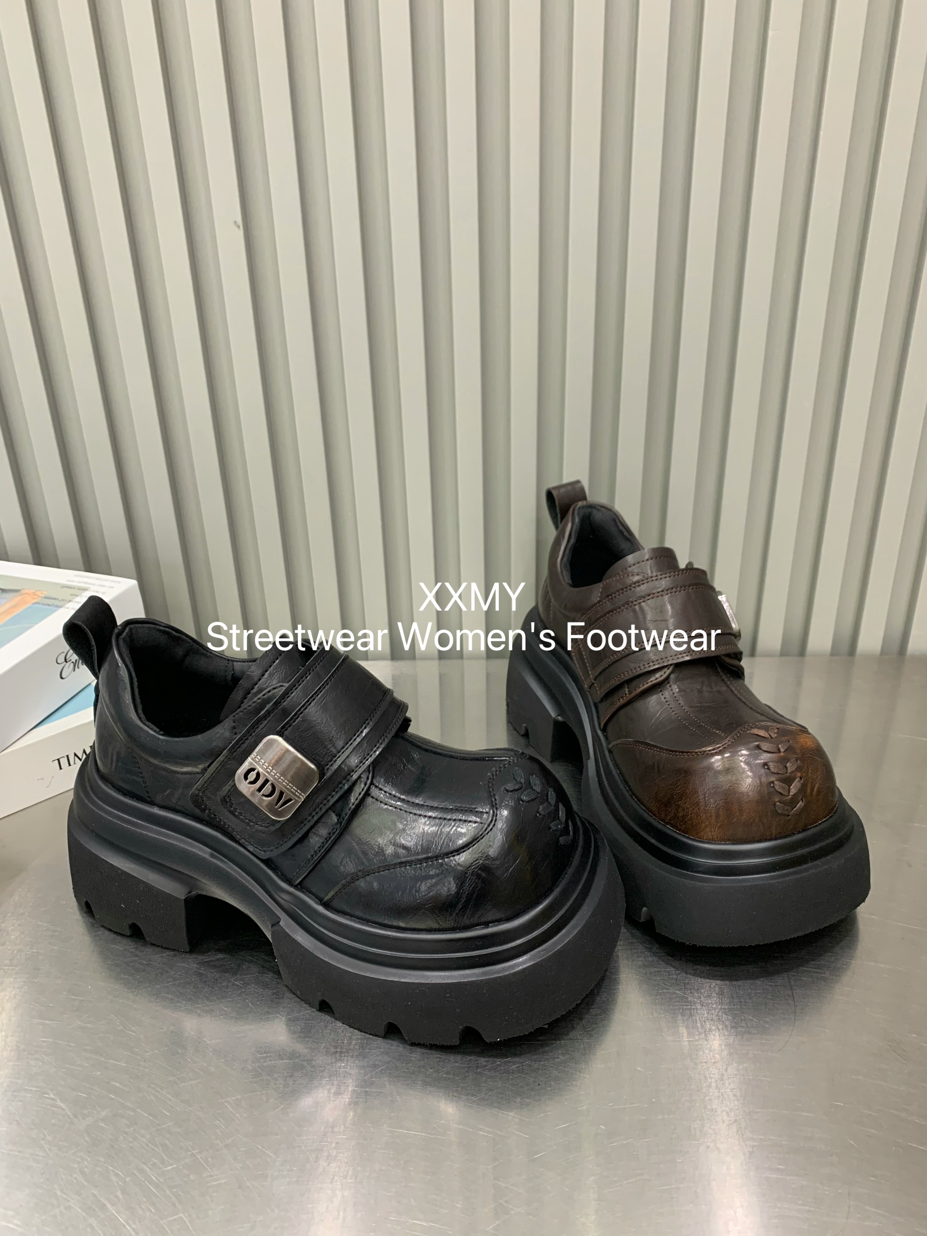 厚底黑色小皮鞋女秋小个子增高松松糕（摇摇）鞋