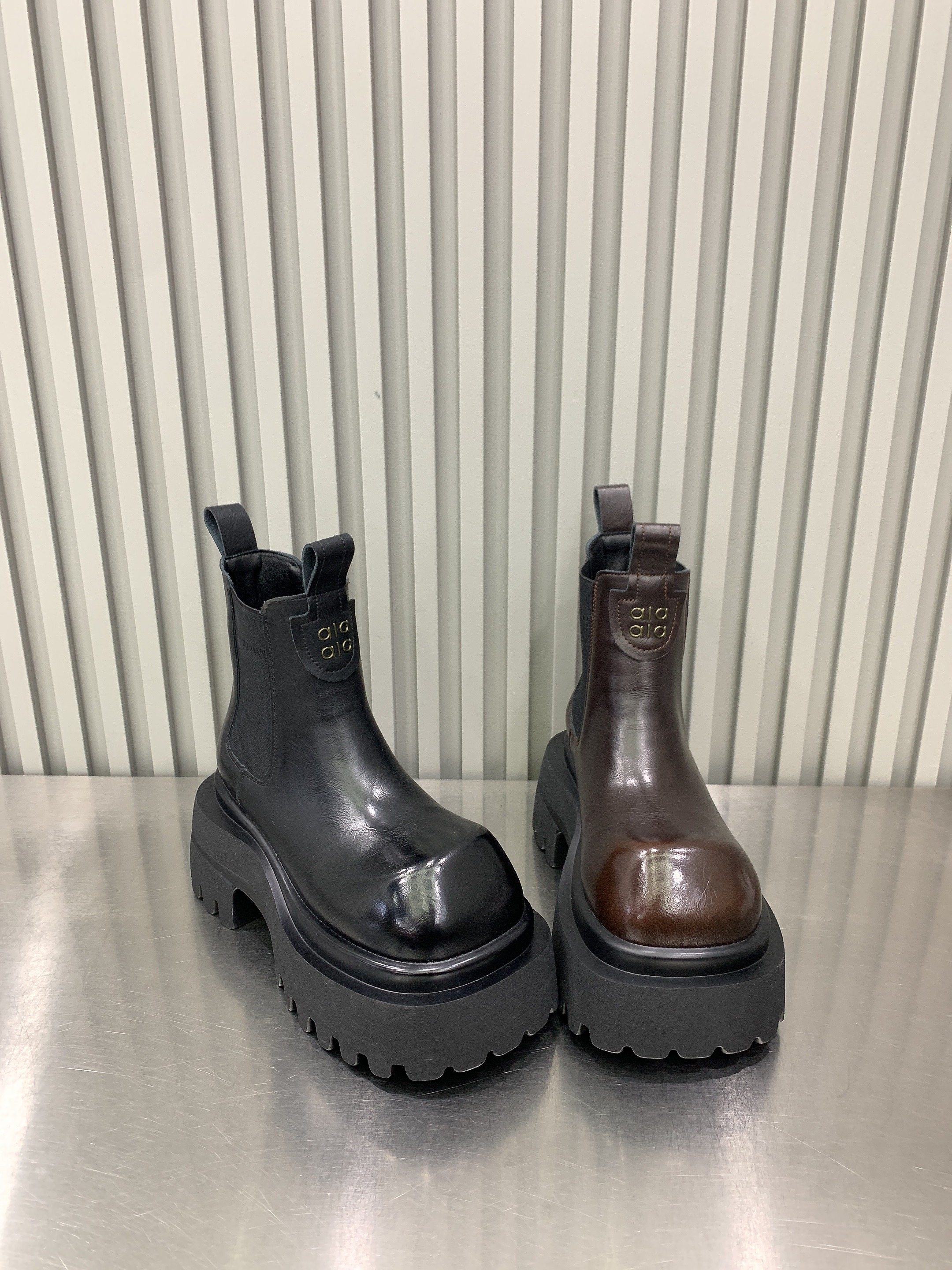 真皮厚底马丁靴女2026春新款小个子增高百搭套筒烟筒靴切尔西单靴