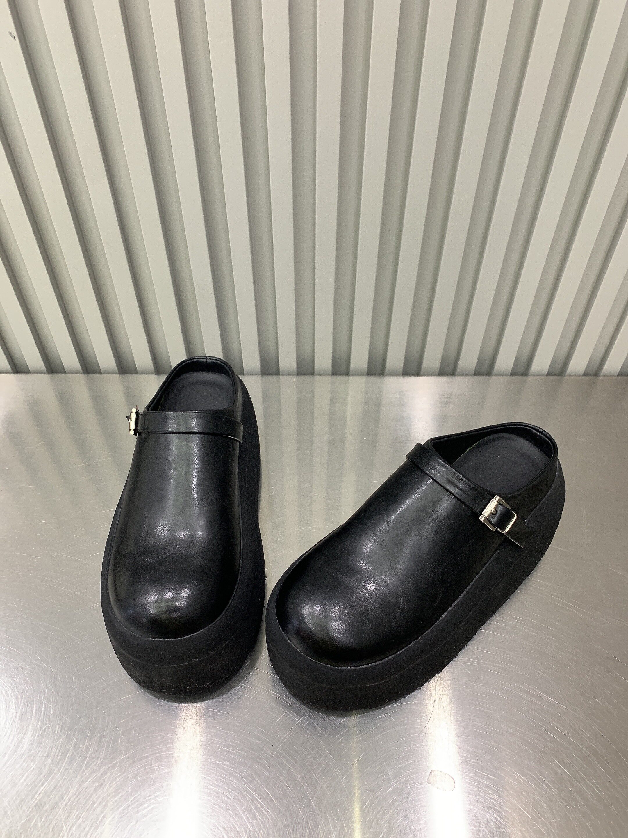 厚底包头半拖女士外穿2026春季新款一脚蹬勃肯鞋防水懒人增高单鞋