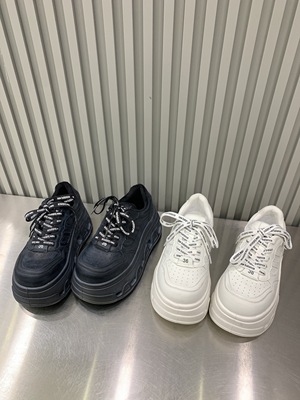 加绒厚底小白鞋女2025新款冬季小个子增高百搭系带休闲时装松糕鞋