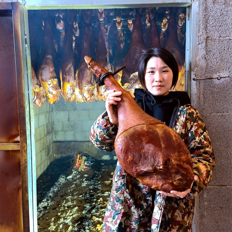 恩施腊火腿利川农家自制腊猪蹄整只烟熏腊火腿8斤 松柏枝腊味家用