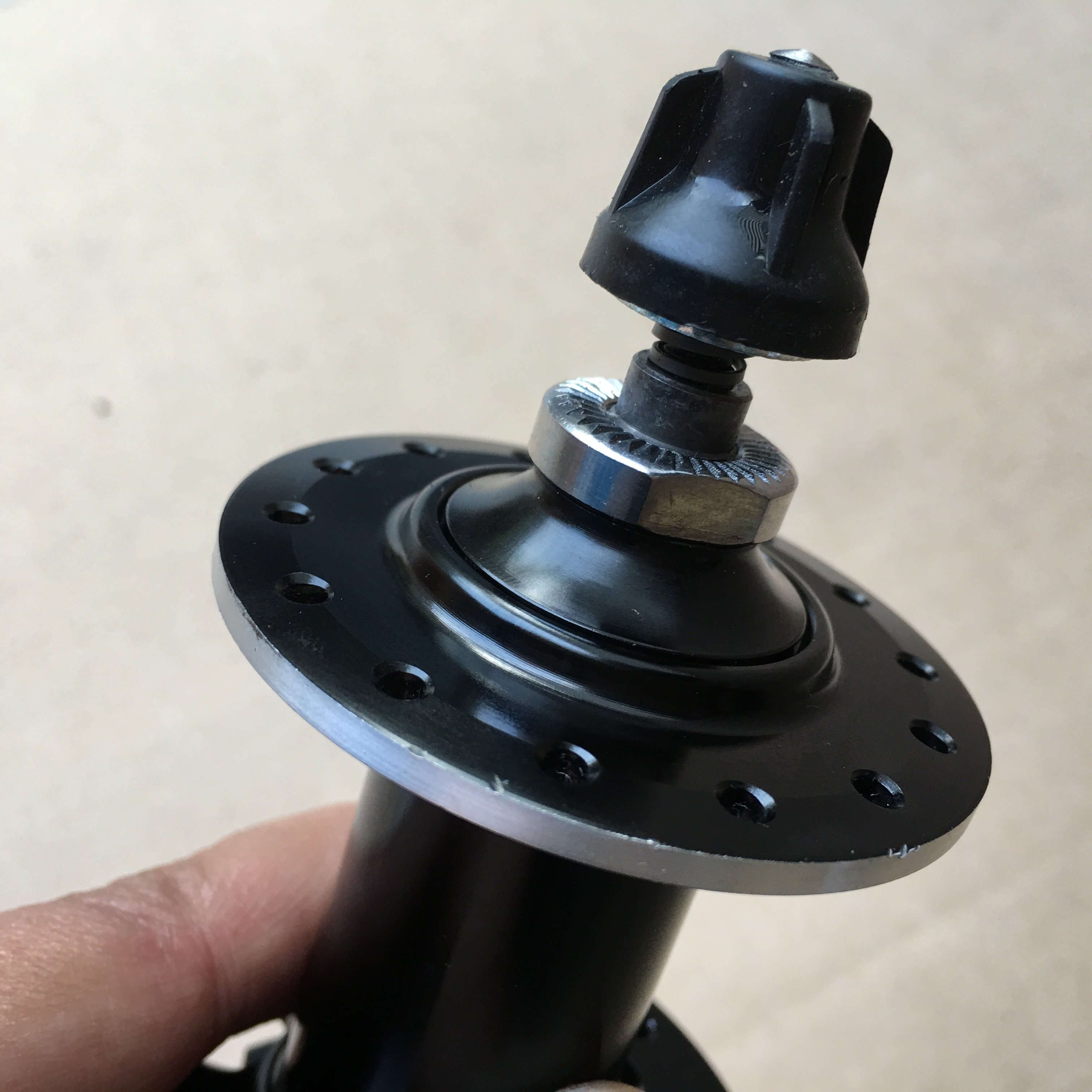 28孔单前花鼓山地车公路车自行车轴承培林大小耳六钉碟刹 黑100