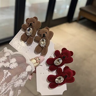 闪钻植绒招手小熊发夹2025秋冬新款刘海侧边夹萌趣可爱少女心发饰