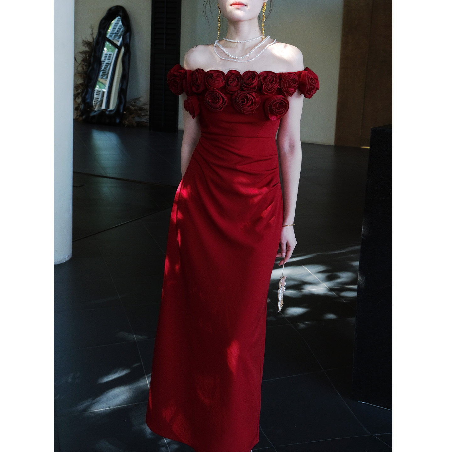 鹿与玫瑰法式复古一字肩红色连衣裙女气质显瘦订婚礼服裙子敬酒服