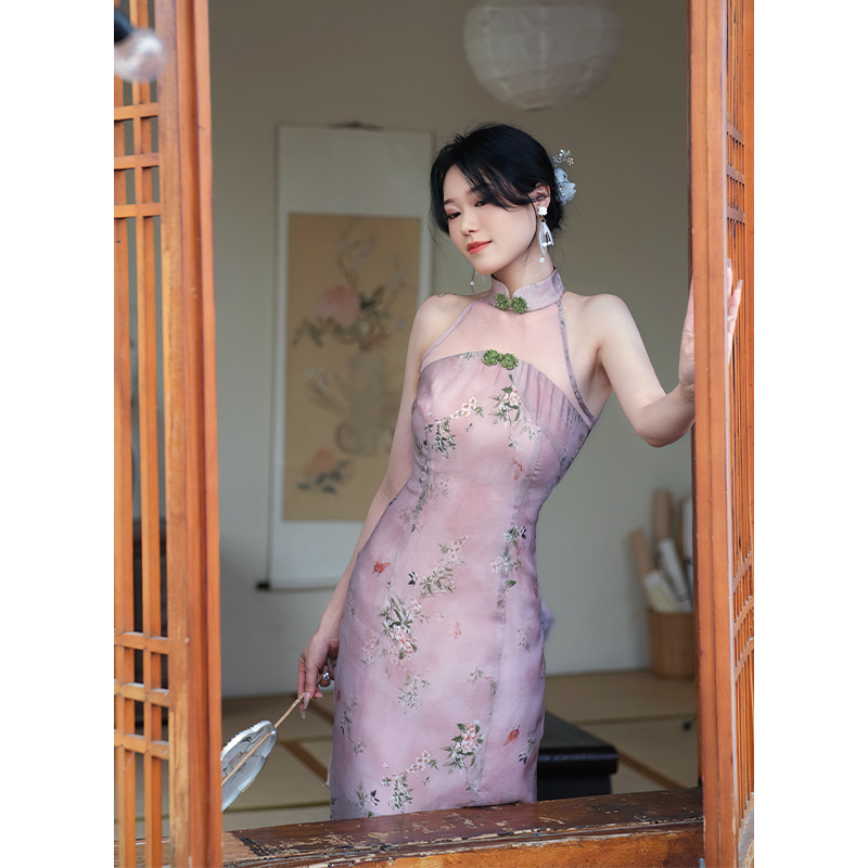 鹿与玫瑰新中式女装日常复古改良粉色挂脖旗袍修身气质印花连衣裙
