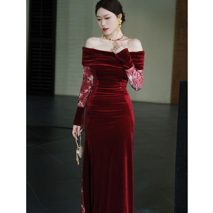 鹿与玫瑰新中式一字肩连衣裙丝绒红色长裙气质修身订婚敬酒礼服裙