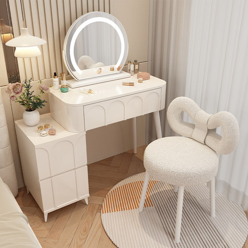 奶油风小户型梳妆台斗柜一体