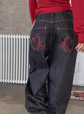 Exclusive 韩国个性复古爱心刺绣印花红色走线水洗丹宁宽松牛仔裤