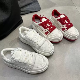 超火学生女鞋 芭慕秀2026早春新款 休闲板鞋 百搭时尚 厚底系带德训鞋