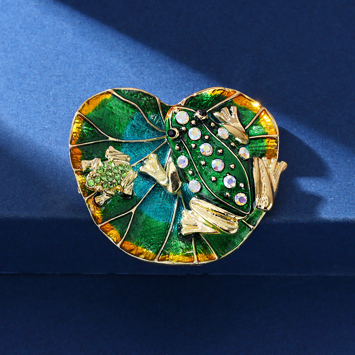 新款趣味荷叶青蛙胸针合金滴油小众设计感服装配饰品别针胸花批发,饰品/流行首饰/时尚饰品新,胸针,淘宝优惠券,粉丝福利购,淘宝优惠卷