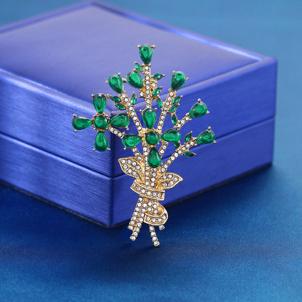 高级感优雅气质绿色花束胸针女简约大气小众设计感服装胸花防走光,饰品/流行首饰/时尚饰品新,胸针,淘宝优惠券,粉丝福利购,淘宝优惠卷