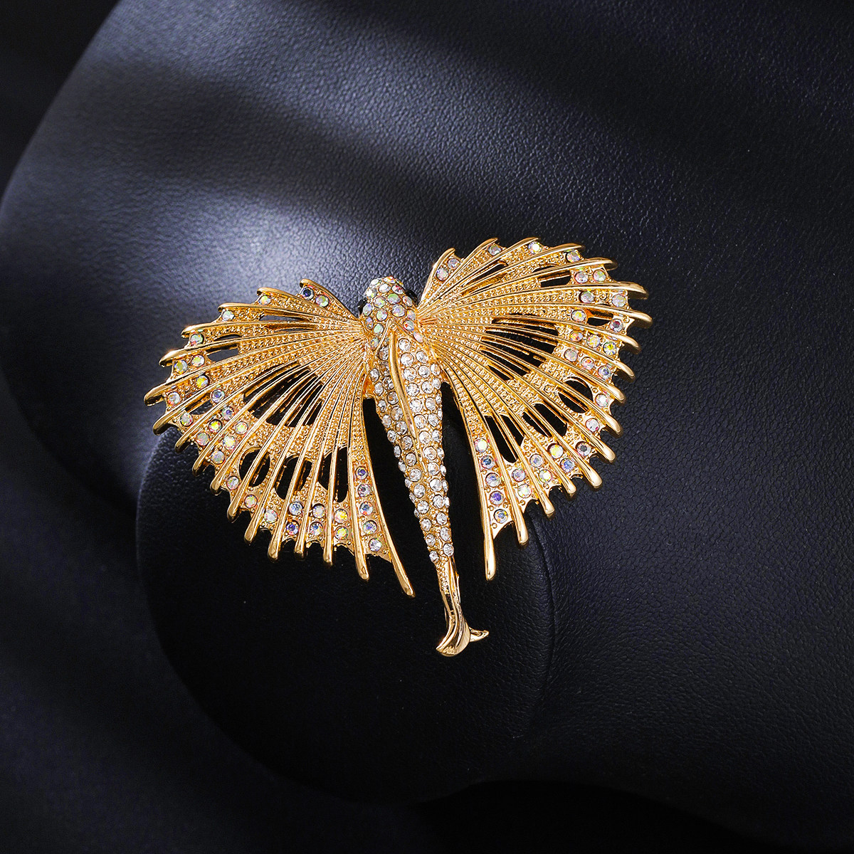 新款简约时尚百搭飞鱼胸针创意个性动物别针男女西装胸花配饰品,饰品/流行首饰/时尚饰品新,胸针,淘宝优惠券,粉丝福利购,淘宝优惠卷