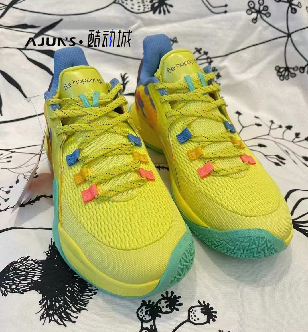 lining李宁 闪击7 弹性支撑篮球鞋圣诞黄绿 包裹性号透气耐磨