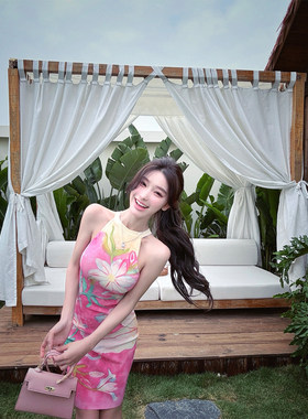 WW定制「繁花蝶韵」圆领挂脖无袖针织连衣裙碎花夏季包臀A字短裙