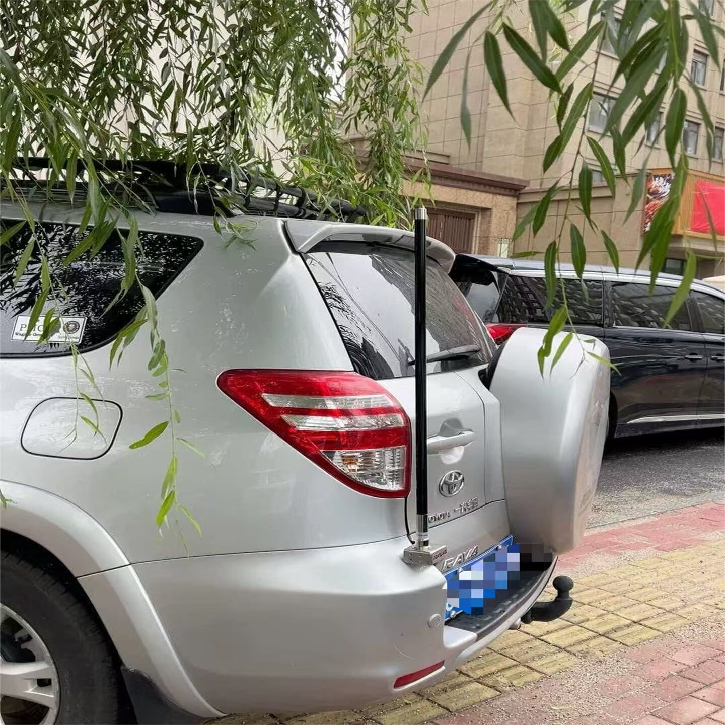 适用丰田背包款RAV4专车专用车载电台对讲机天线防盗支架装饰卡边