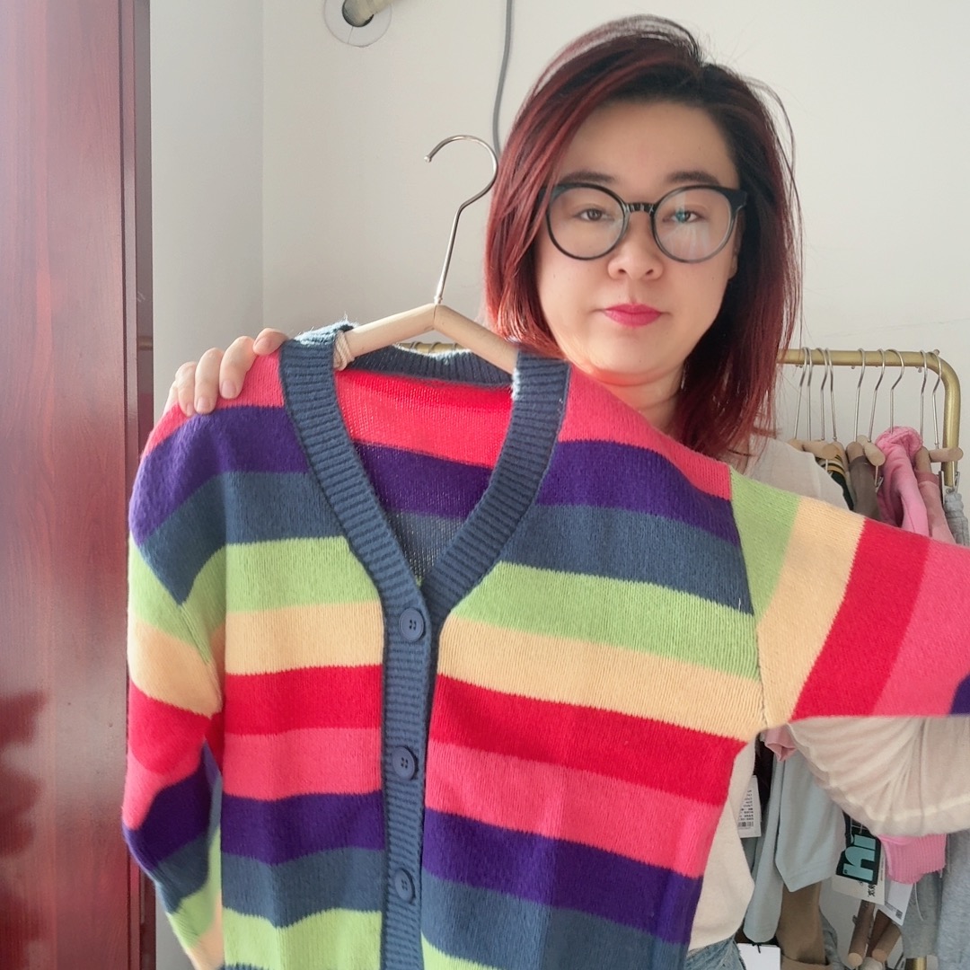 彩虹条纹毛衣 160  芭比瑞