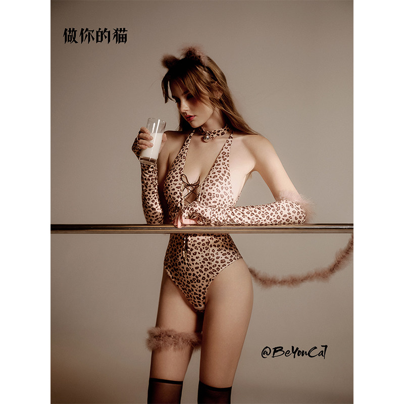 做你的猫：豹豹喜欢全攻速*原创辣妹豹纹性感深v绑带连体制服套装