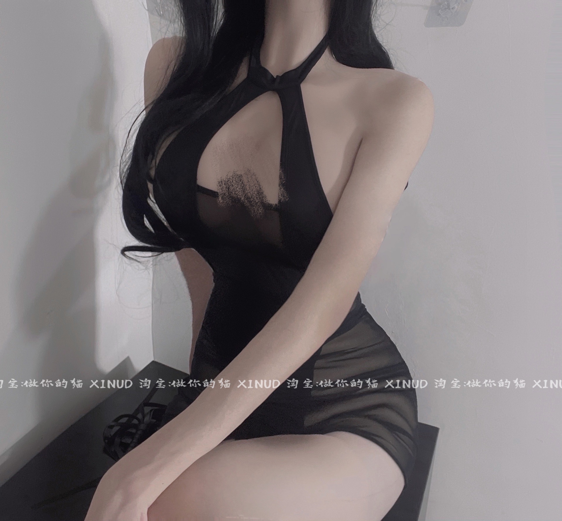 做你的猫高叉挂脖紧身短裙连衣裙