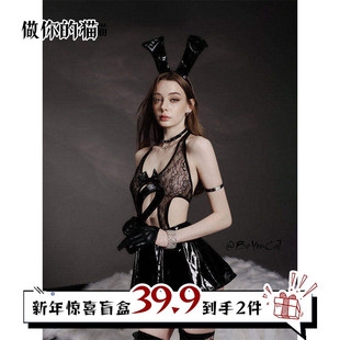 做你的猫:撕扯游戏*原创性感蕾丝挂脖镂空美胸露背漆皮连衣裙女