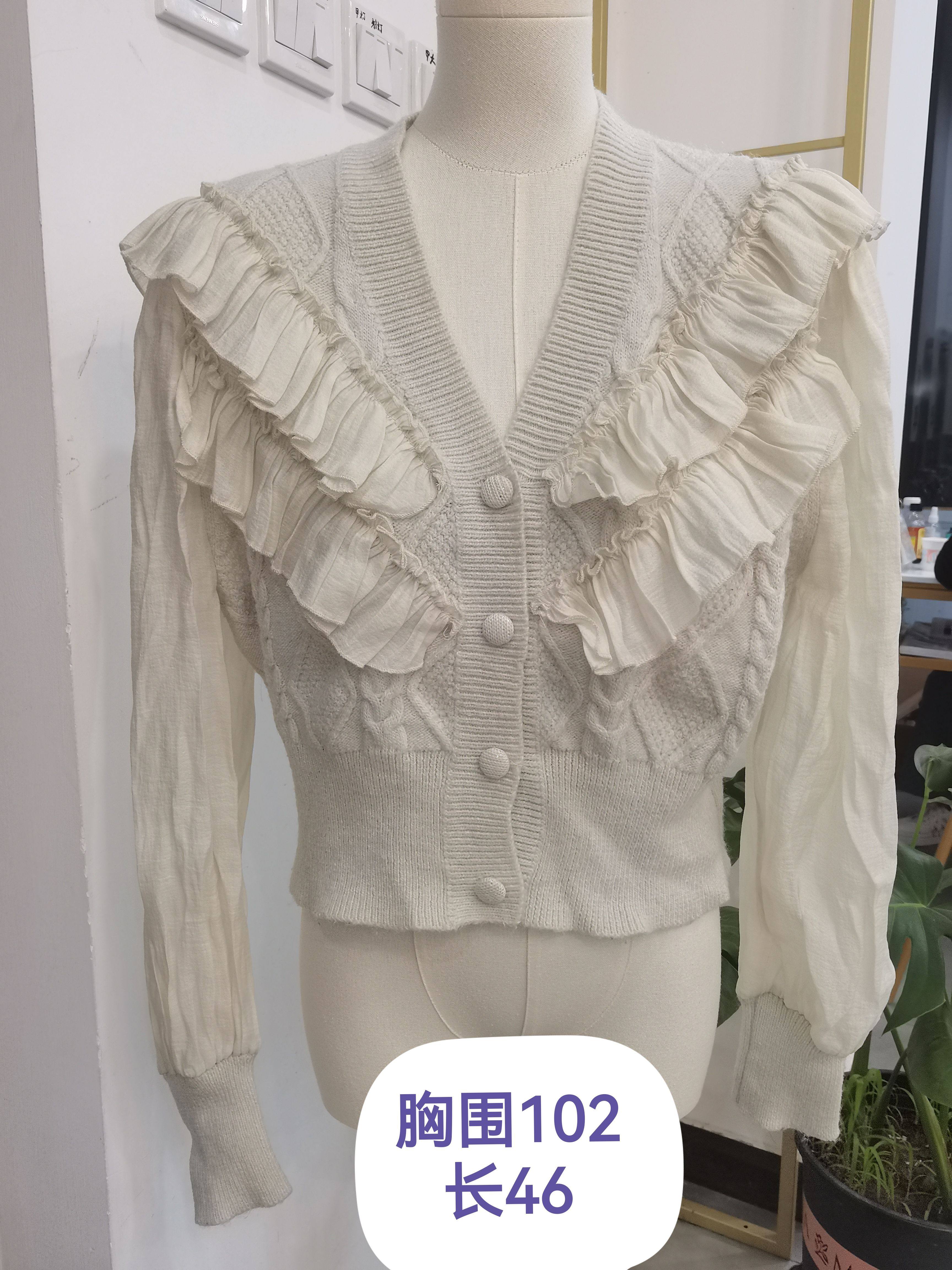 小香风白色休闲风深圳冬季外套女翻领针织上衣法式法式荷叶边羊毛