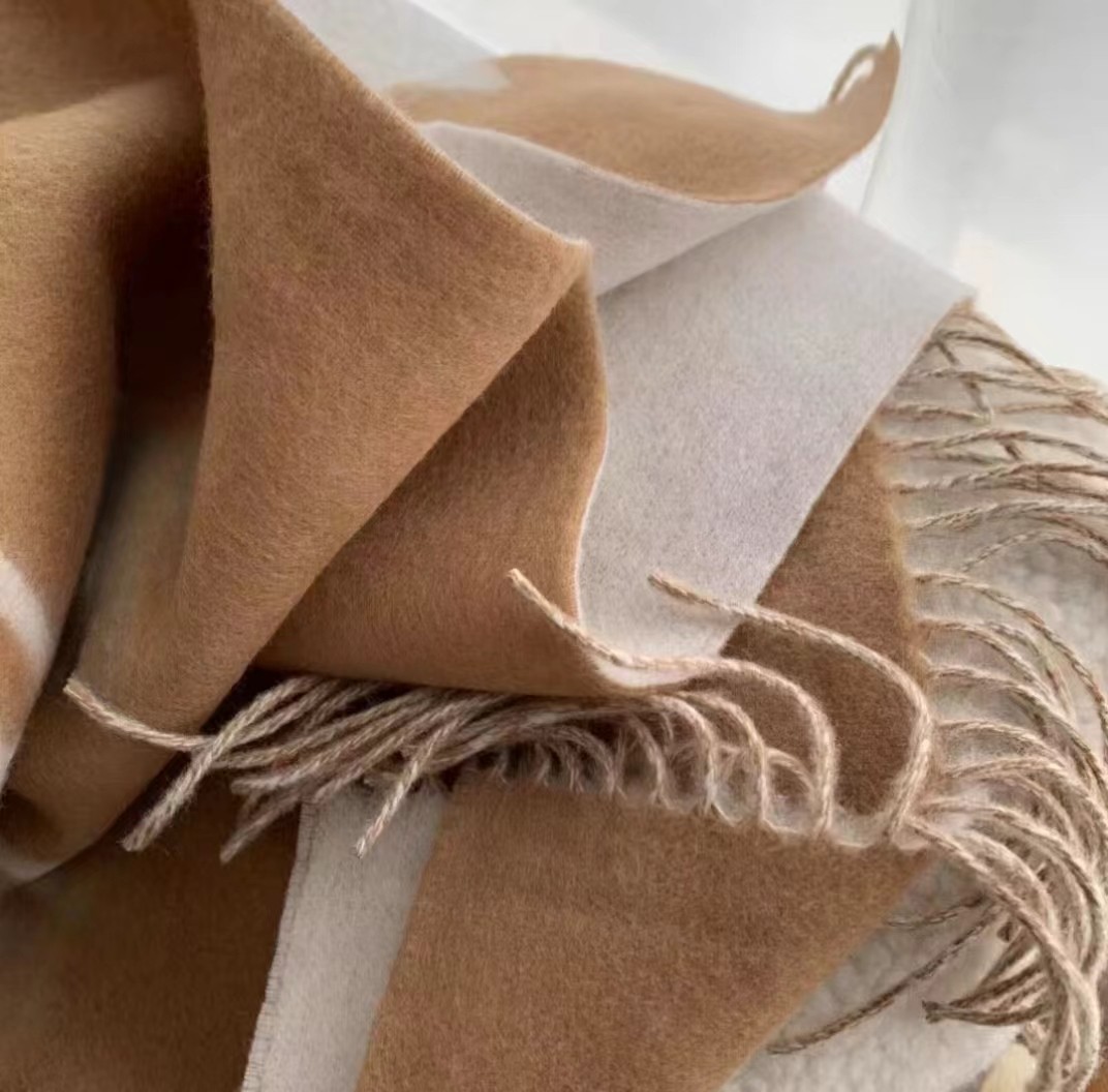 奶茶色保暖羊毛黑灰围巾明星同款