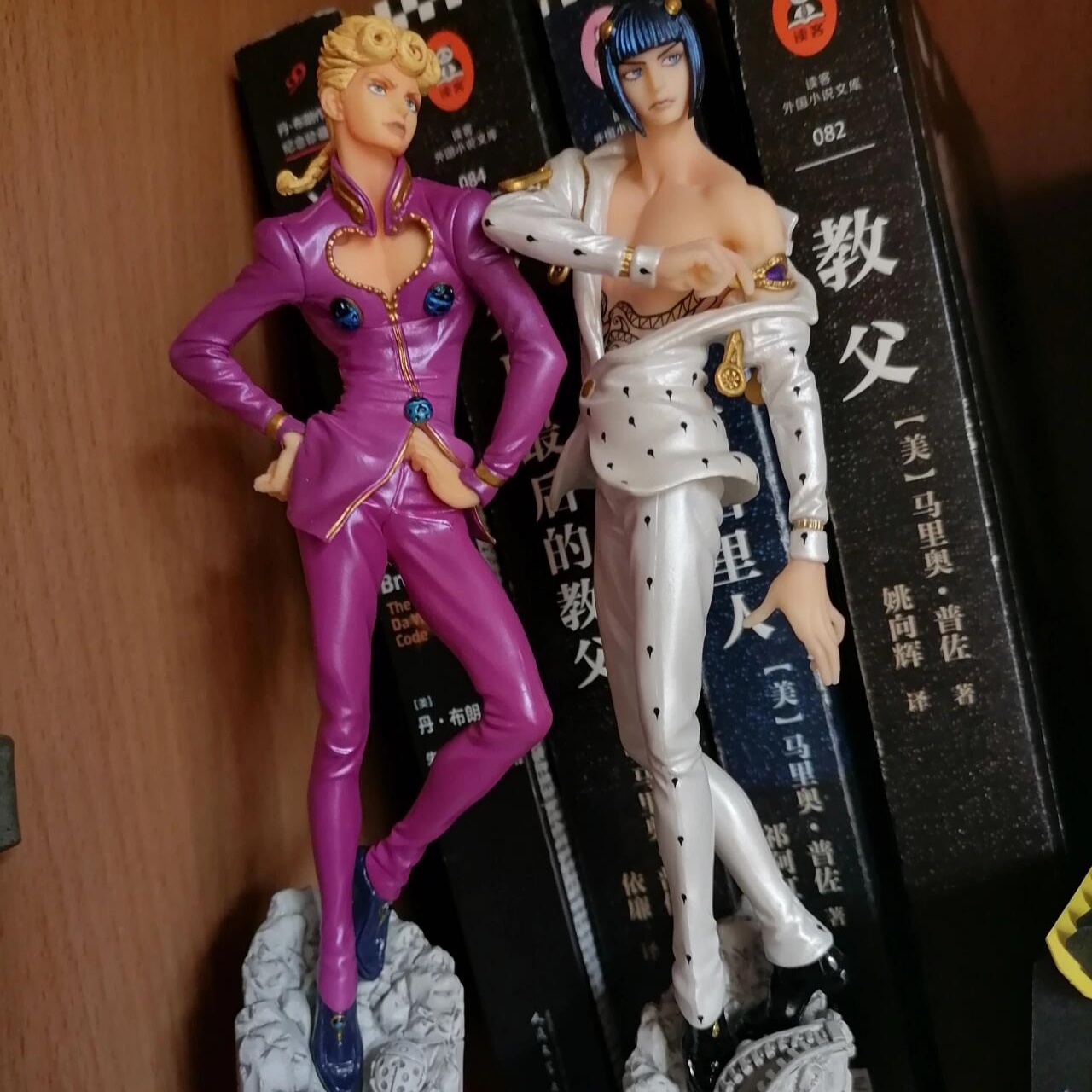 动漫国产JOJO的奇妙冒险黄金之风 乔鲁诺 布姐圆珠笔办公手办摆件