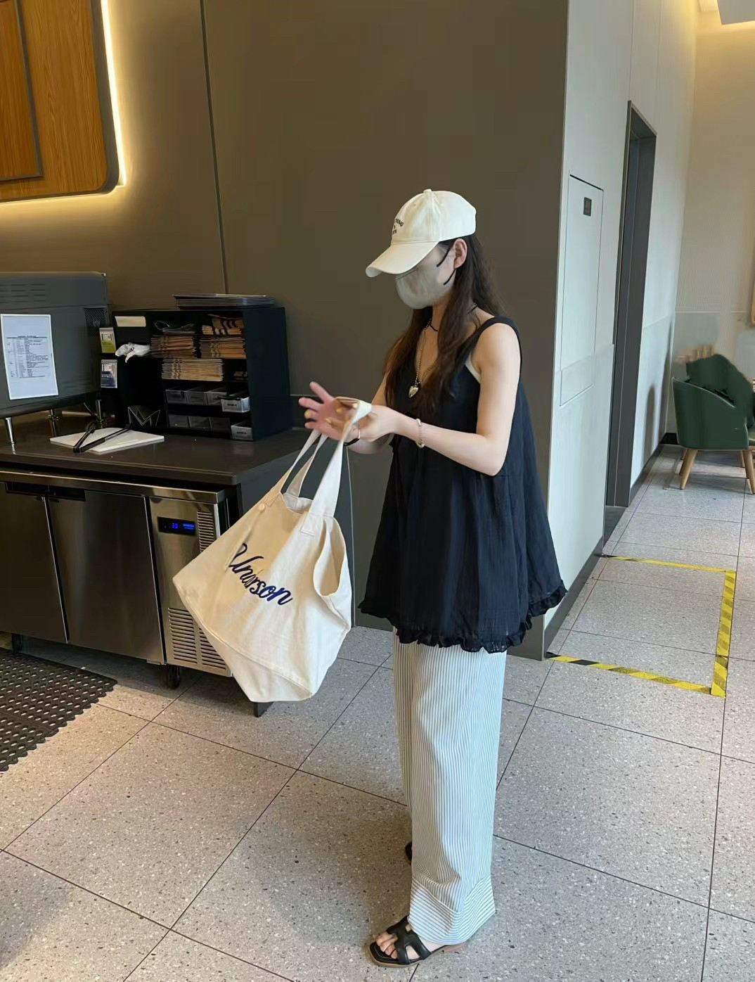 现！韩国东大门正品女装夏新无袖背心吊带上衣条纹阔腿裤舒适洋气