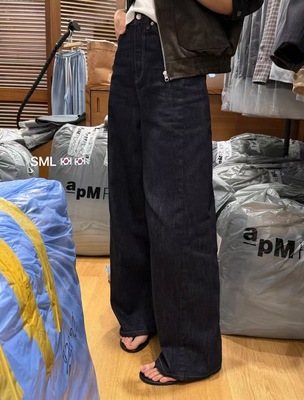 现！韩国东大门正品女装2025年秋冬新款深蓝色百搭显瘦直筒牛仔裤