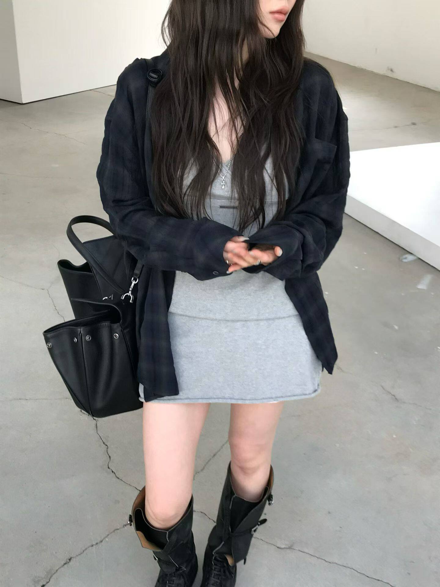 韩国东大门女装2026春夏高品质翻领薄款防晒长袖格子衬衫显瘦上衣