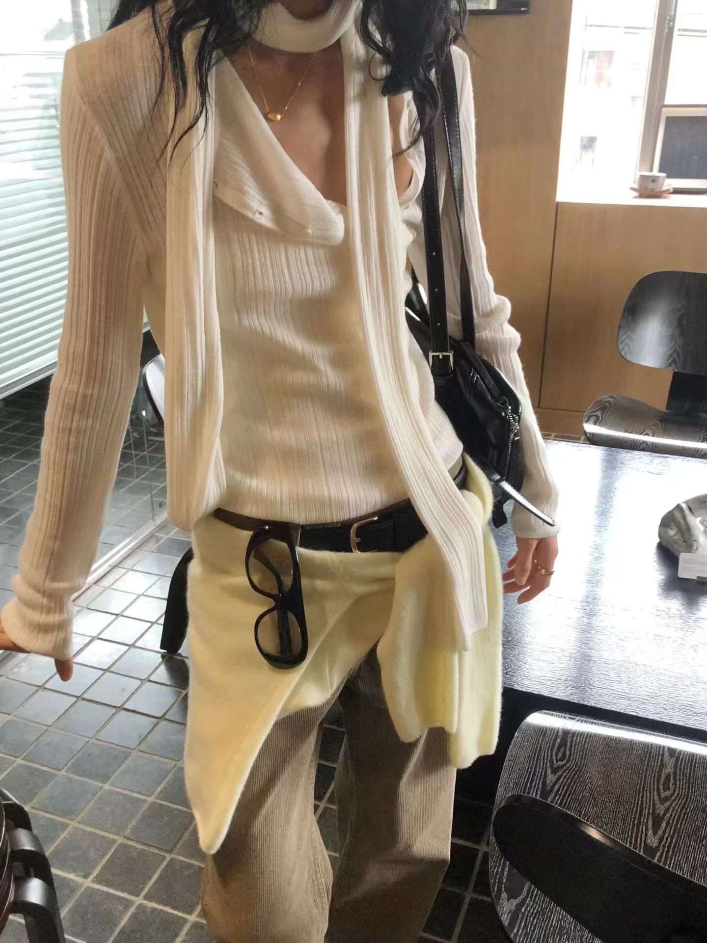 韩国东大门正品女装2026秋季百搭显瘦圆领斜扣长袖T恤打底衫上衣