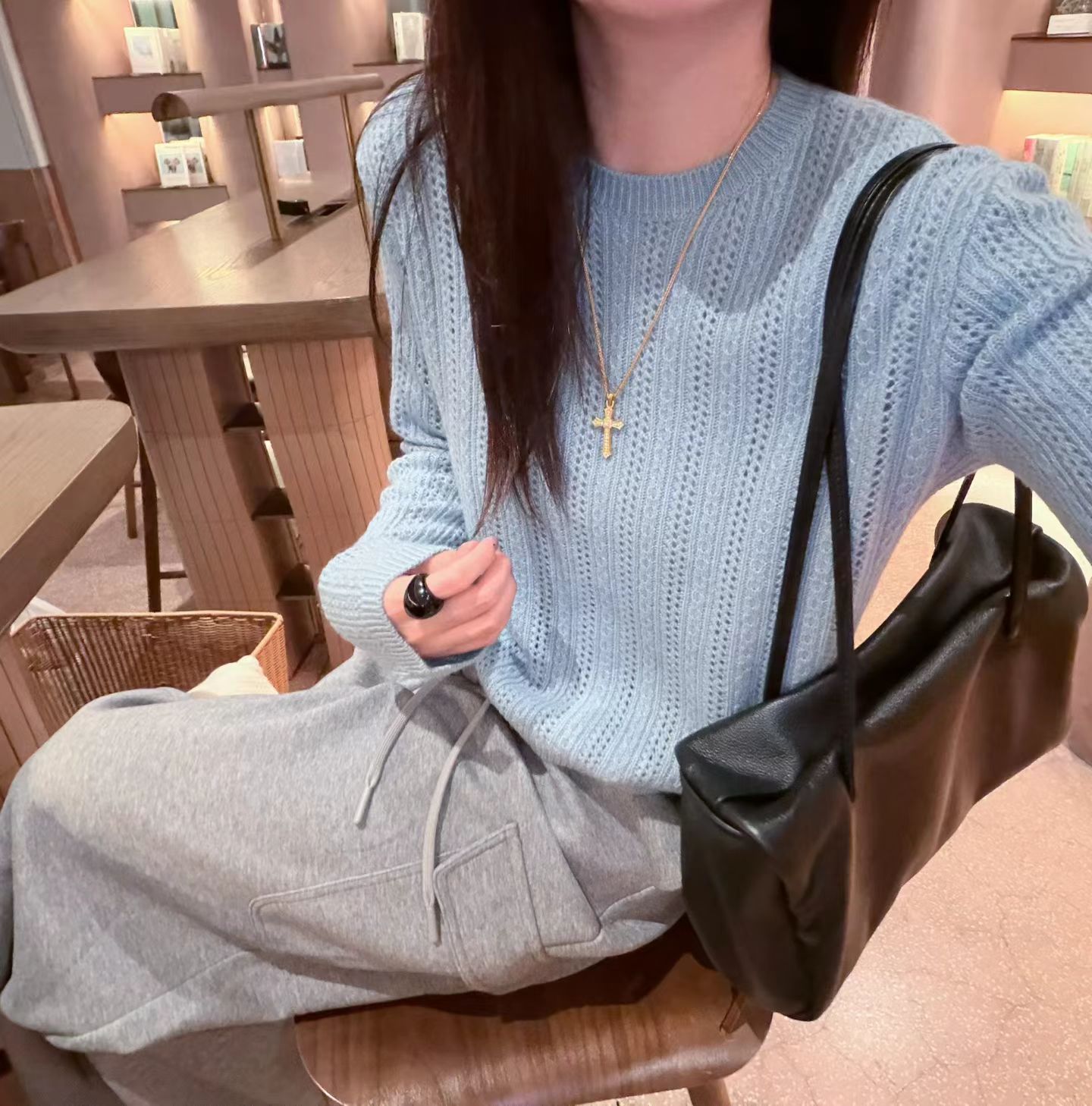 韩国东大门正品女装2026秋季百搭显瘦圆领长袖镂空洞洞针织衫毛衣
