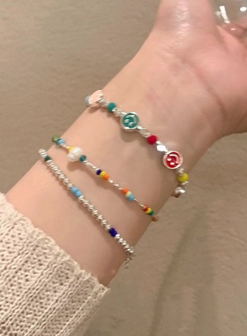 多巴胺彩色笑脸串珠叠戴手链女夏轻奢小众精致设计感手串闺蜜手饰