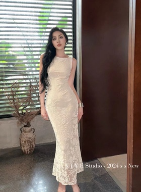 黑色浪漫玫瑰 Real 法式复古性感双层植绒烧花无袖背心长款连衣裙