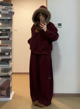 韩式搭配一整套冬装圣诞穿搭高级感红色加绒毛领卫衣运动服两件套