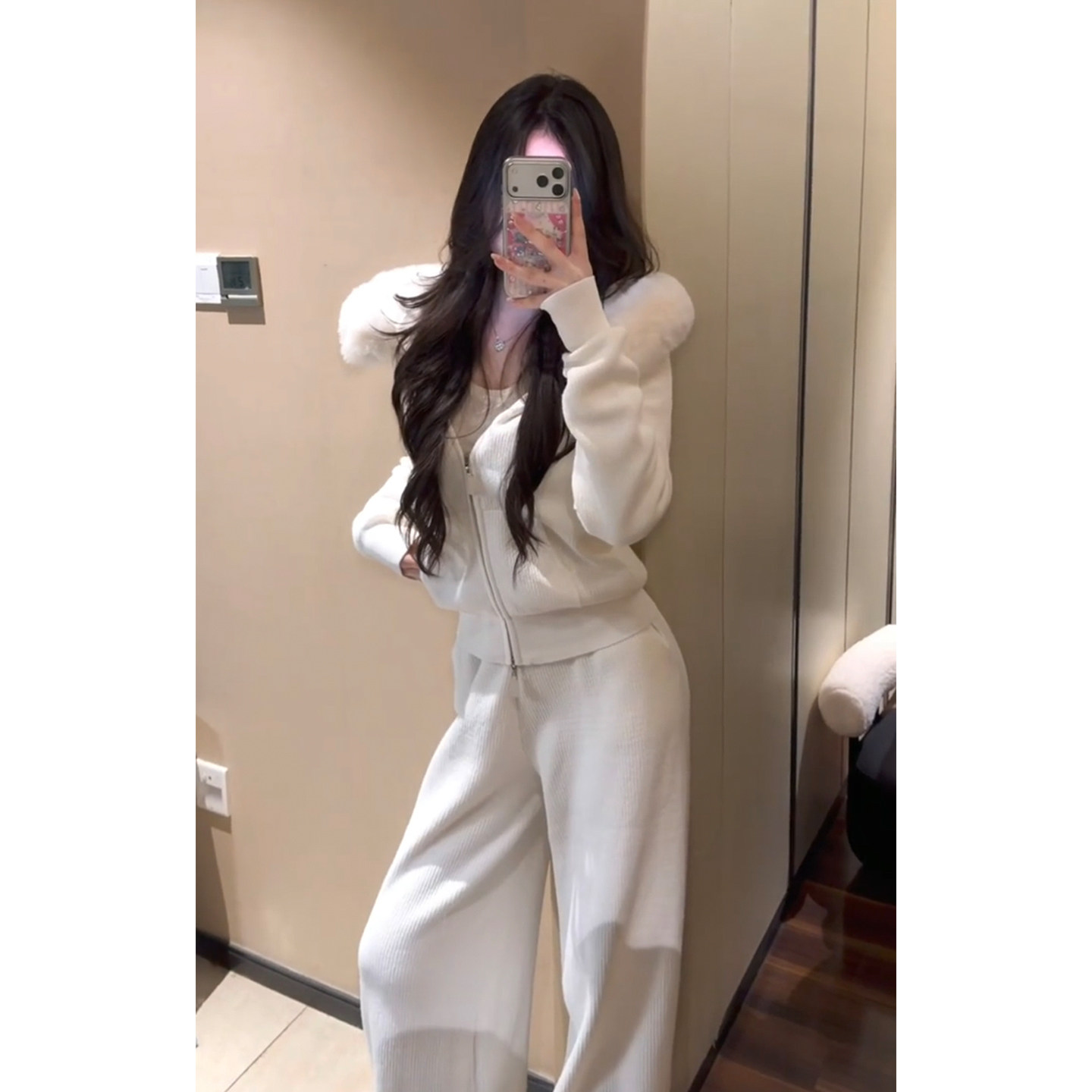 冬季运动套装女加绒小香风高级感毛领连帽卫衣外套休闲运动两件套,女装/女士精品,时尚套装,淘宝优惠券,粉丝福利购,淘宝优惠卷