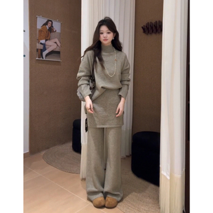 韩系高级感穿搭2025超火冬装套装独特漂亮针织衫屁帘裤休闲两件套