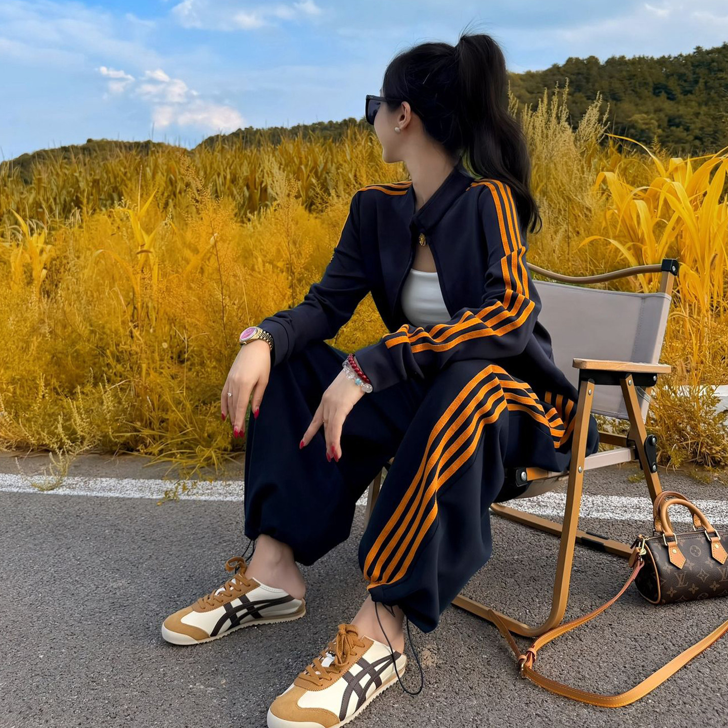 美式高级感运动服套装女秋季休闲炸街条纹卫衣外套阔腿裤两件套潮