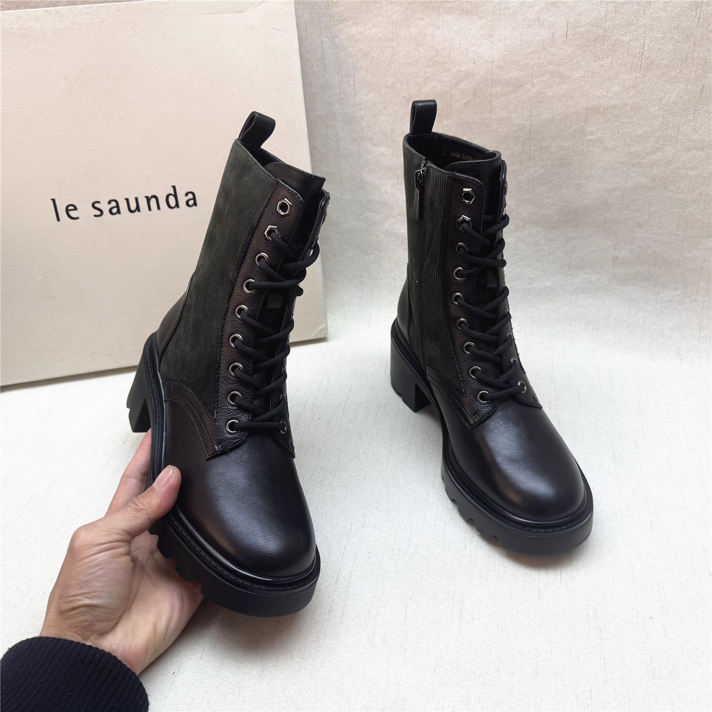 莱尔斯丹真皮拼接舒适系带马丁靴