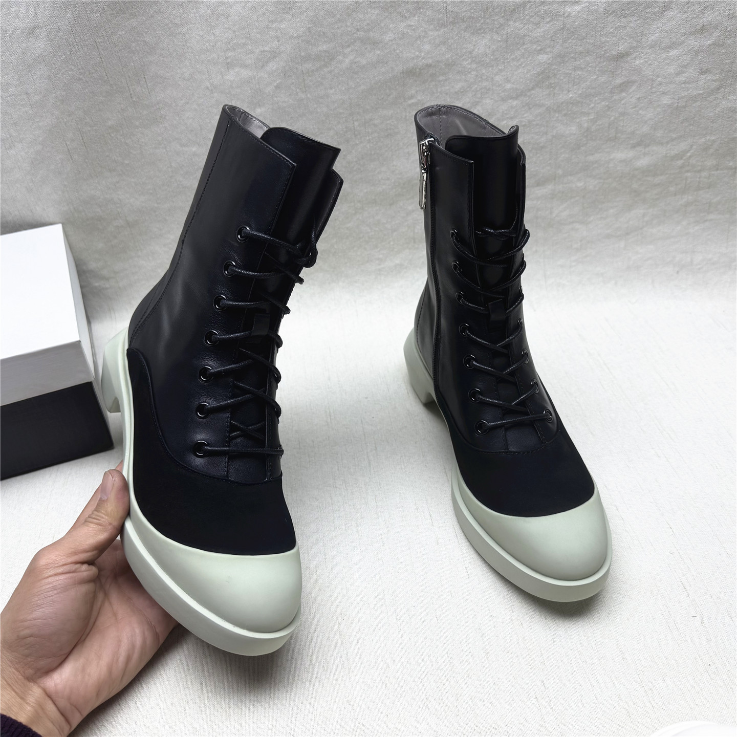 是正品撤柜真皮舒适马丁靴女