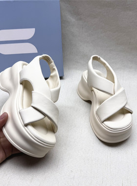 comely/康莉正品撤柜舒适增高软底时装鞋女新款合成革松紧带凉鞋