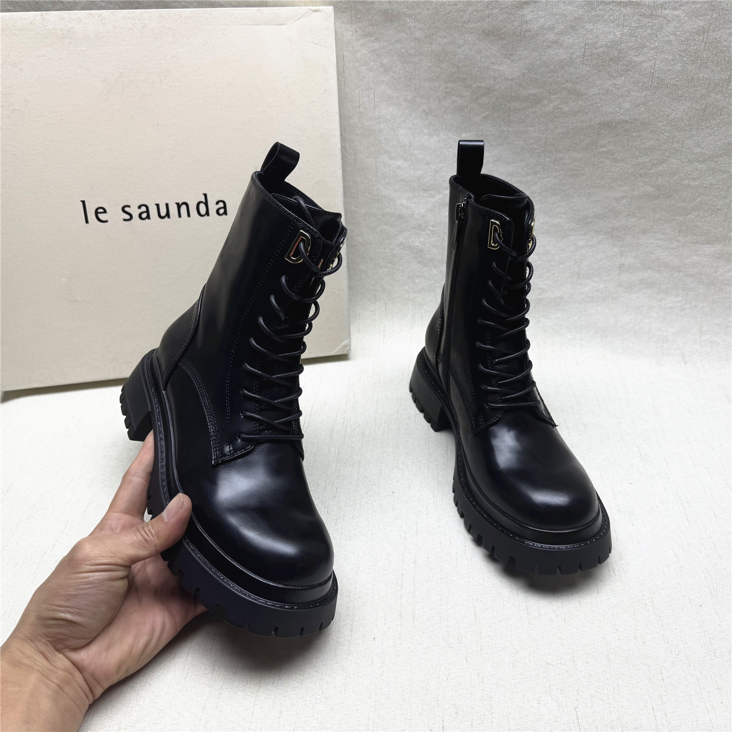 莱尔斯丹真皮侧拉链舒适马丁靴女