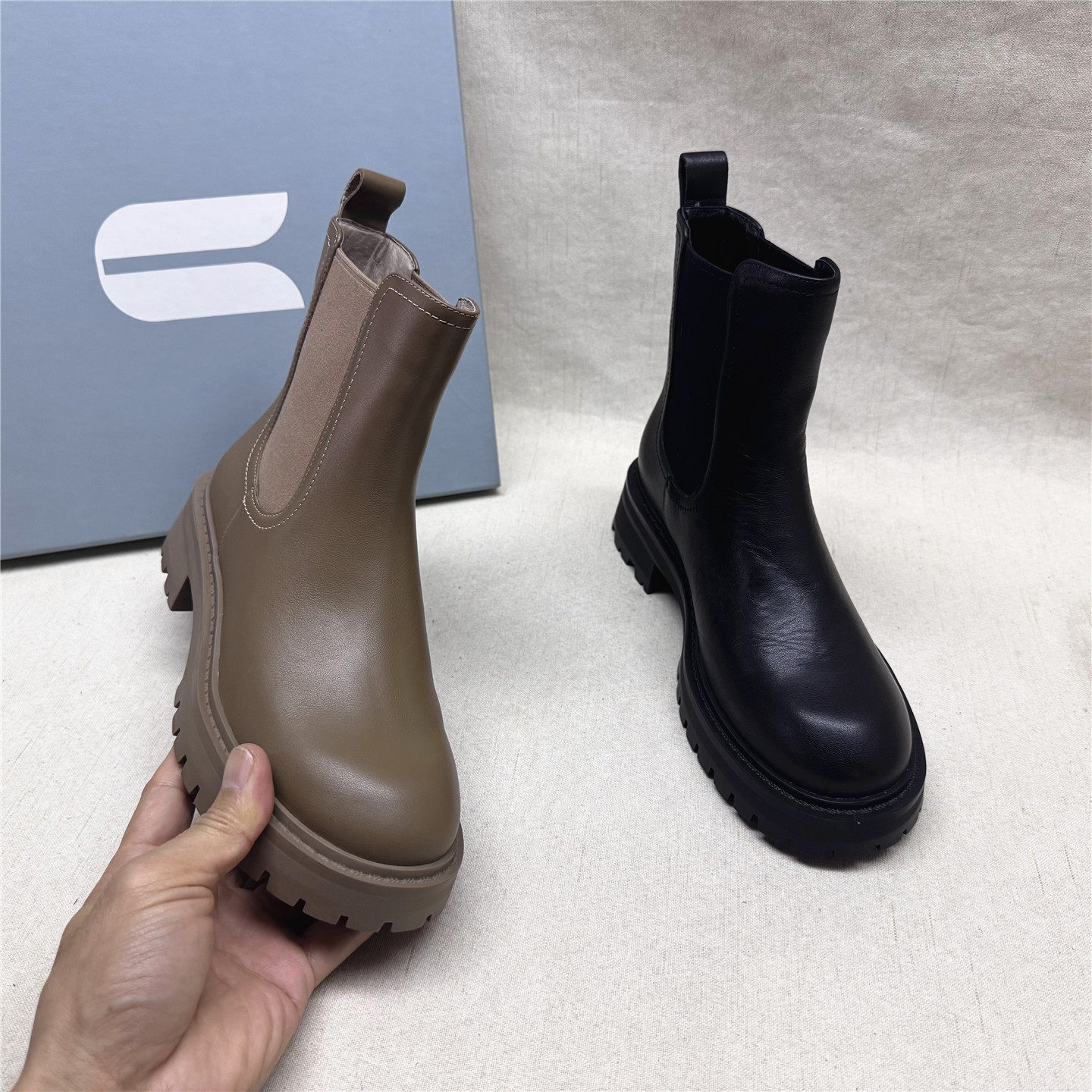 comely/康莉正品撤柜方跟圆头切尔西靴女冬新款牛皮织物套筒短靴
