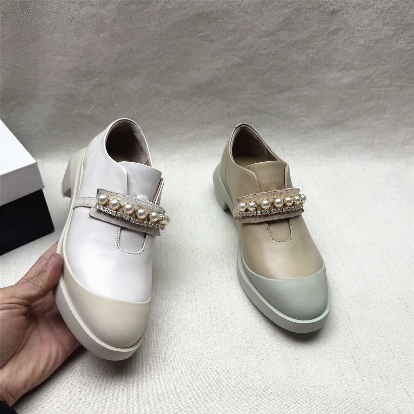 美国轻奢品牌撤柜方跟圆头时装鞋女春秋新款珍珠牛皮套脚深口单鞋