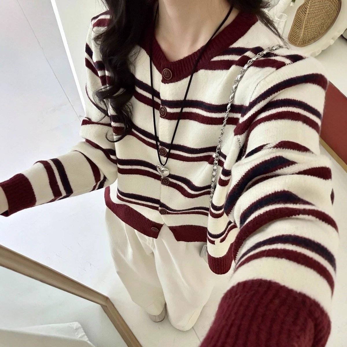 高级感复古撞色条纹针织开衫毛衣女秋新款长袖显瘦短款外套上衣