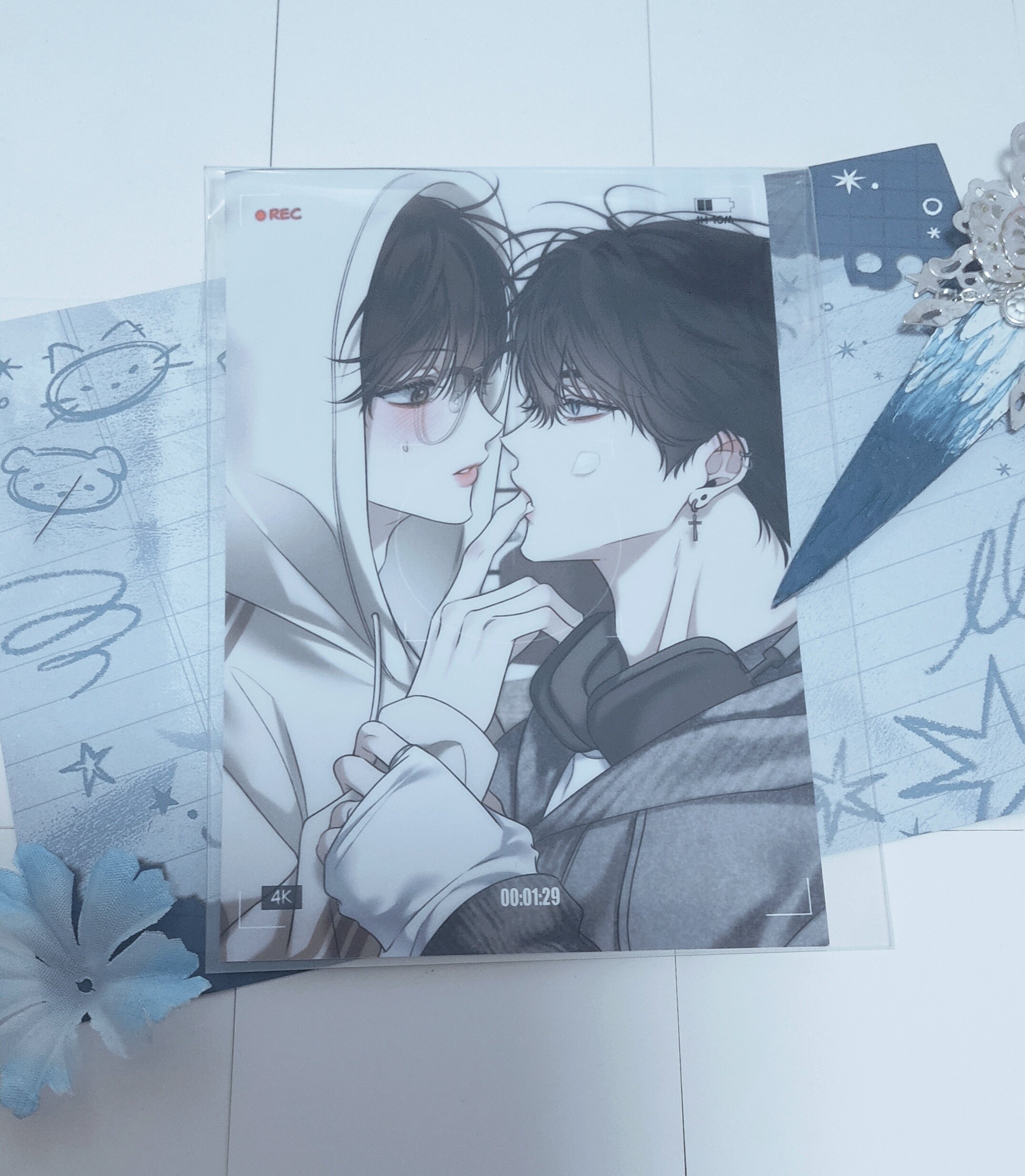 thumbnail for Official photo card for the eighteen-year-old bed, with a tenfold compensation for fakes