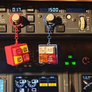音效钥匙扣发光警报音按钮警报飞机带飞机按键驾驶舱趣味挂件发声